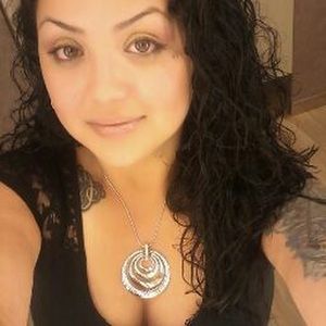 Meet your Posher, Maxine